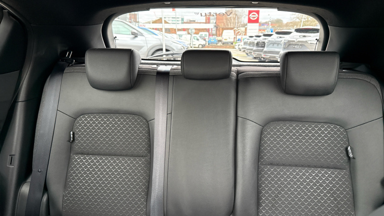 Nissan Juke 1.0 DiG-T N-Connecta 5dr DCT Petrol Hatchback